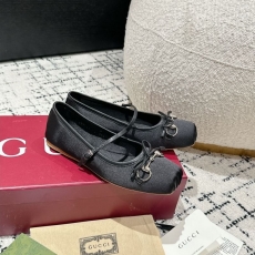 Gucci Flat Shoes